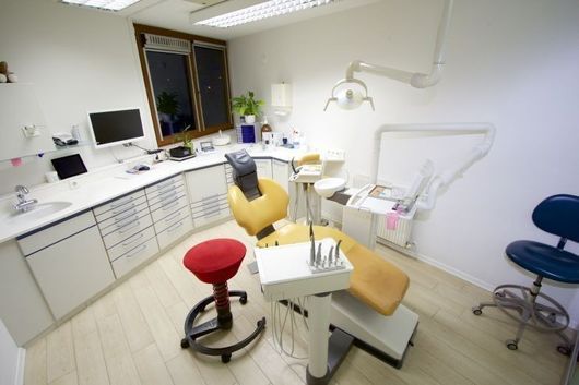 Zahnimplantat bei Dr. med. Volkmar Hueber