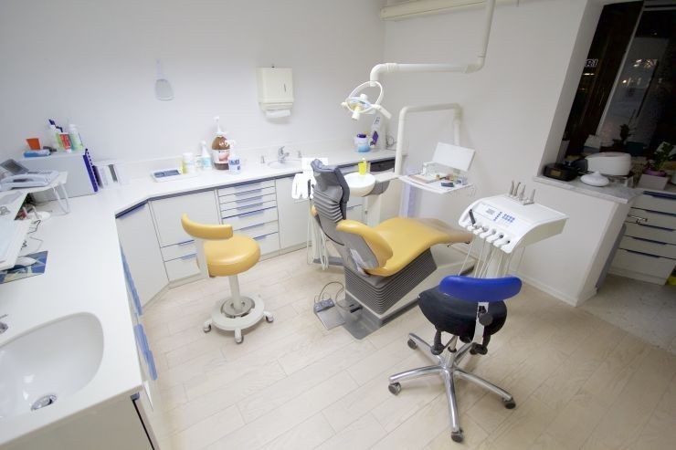Parodontitis und Prophylaxe beim Zahnarzt in Schwaz